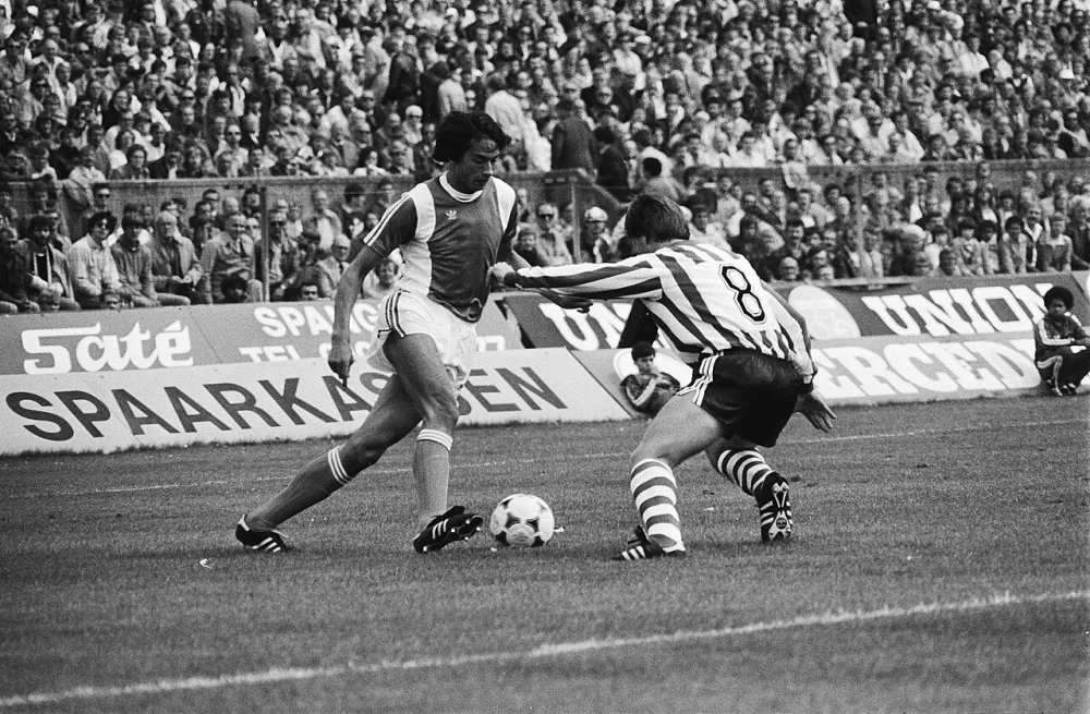 Bouwens (l) in duel met Tiktak. Foto: Hans van Dijk / Anefo, Nationaal Archief (CC0).