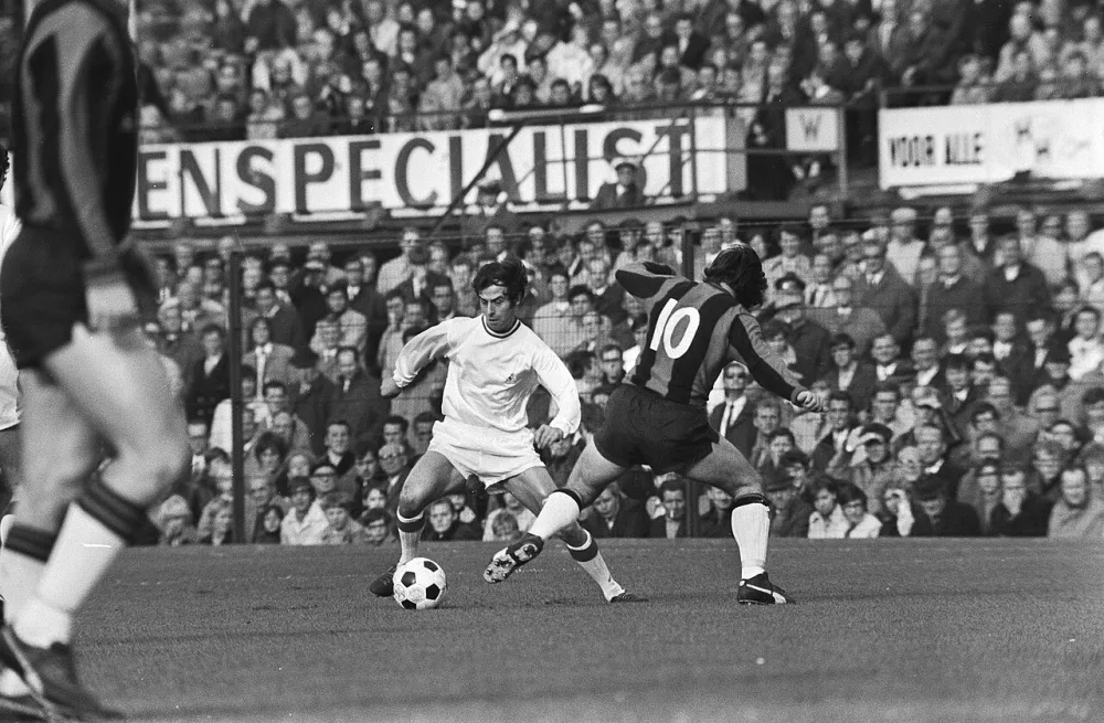 Feijenoord tegen Excelsior 4-2; Coen Moulijn (links) in aktie. Foto: Eric Koch / Anefo, Nationaal Archief (CC0).
