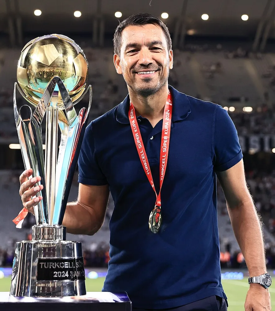 Giovanni van Bronckhorst, 2024. Foto: Beşiktaş JK via Wikimedia Commons, CC BY 2.0.